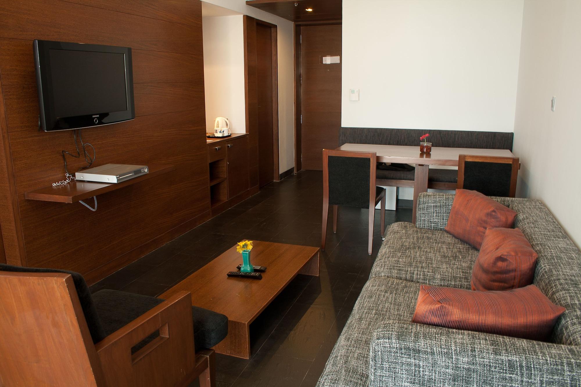 Hotel Parc Estique Pune Eksteriør billede