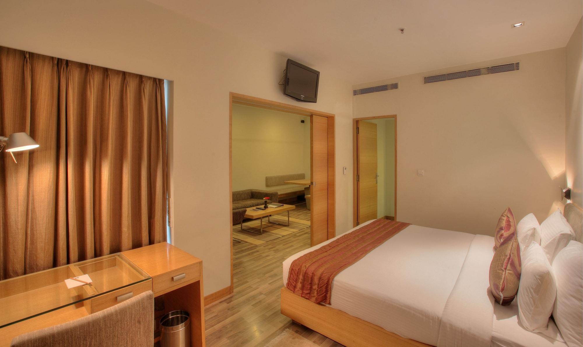 Hotel Parc Estique Pune Eksteriør billede