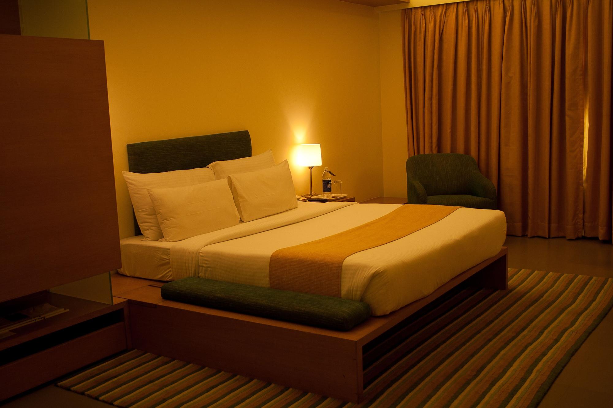 Hotel Parc Estique Pune Eksteriør billede