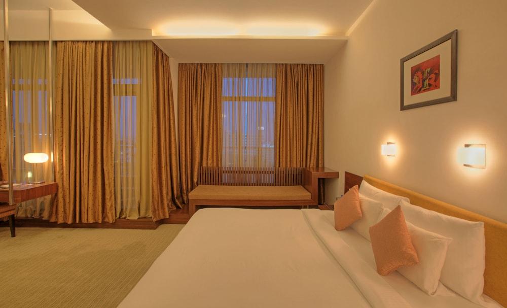 Hotel Parc Estique Pune Eksteriør billede