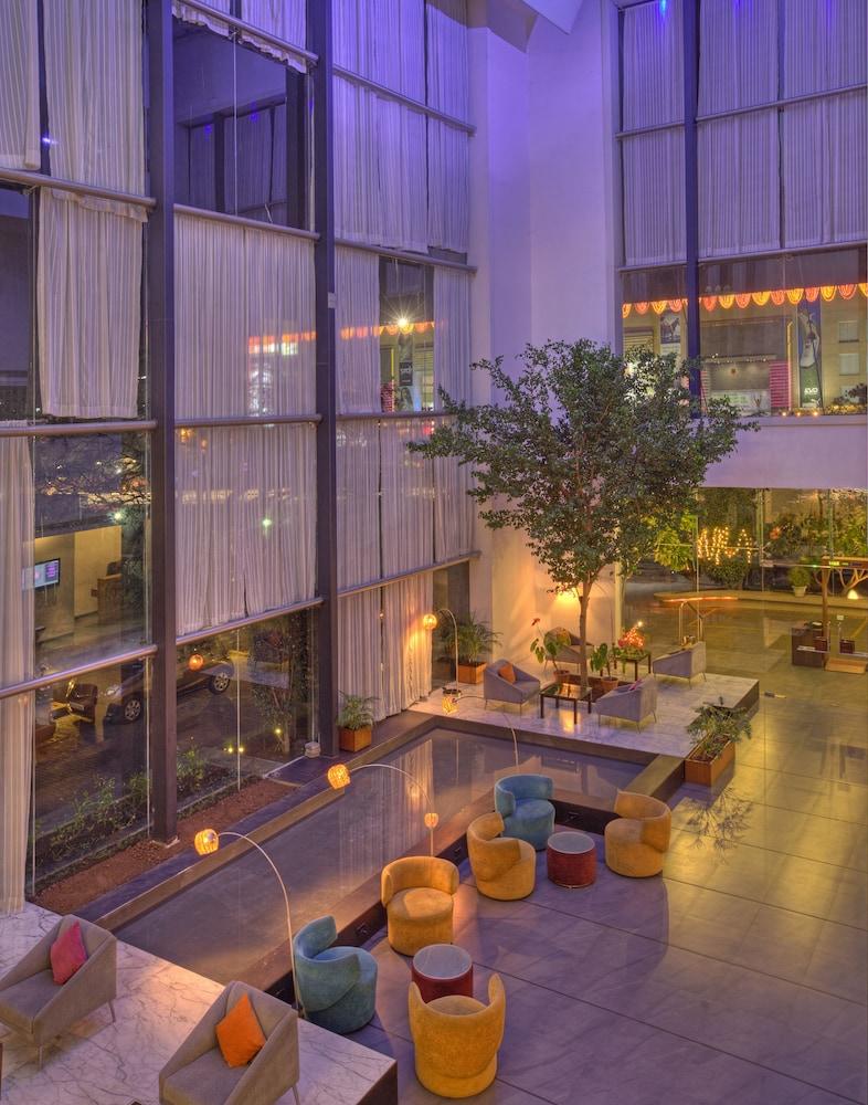 Hotel Parc Estique Pune Eksteriør billede