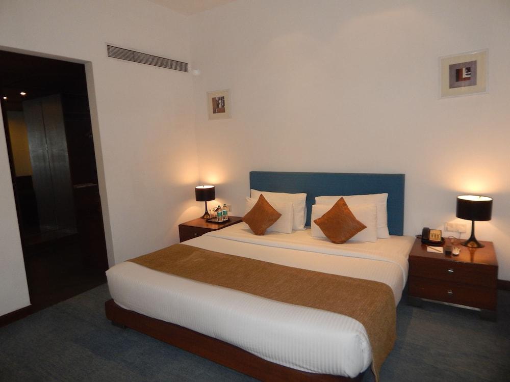 Hotel Parc Estique Pune Eksteriør billede
