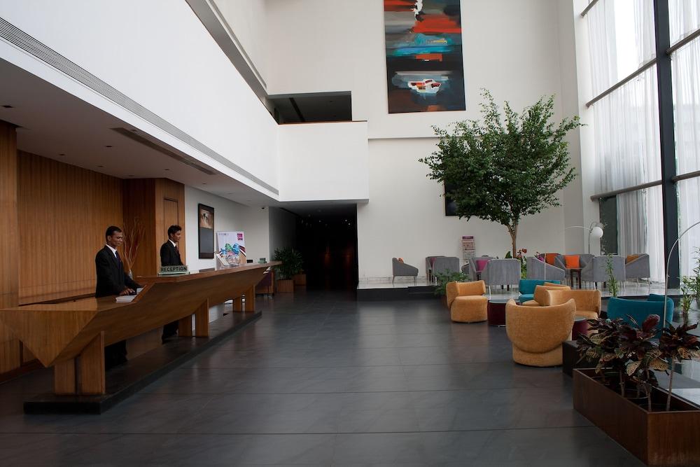 Hotel Parc Estique Pune Eksteriør billede