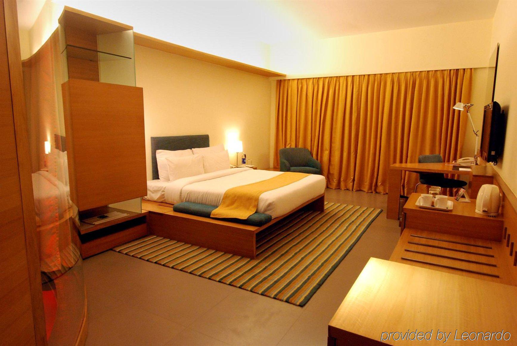 Hotel Parc Estique Pune Værelse billede