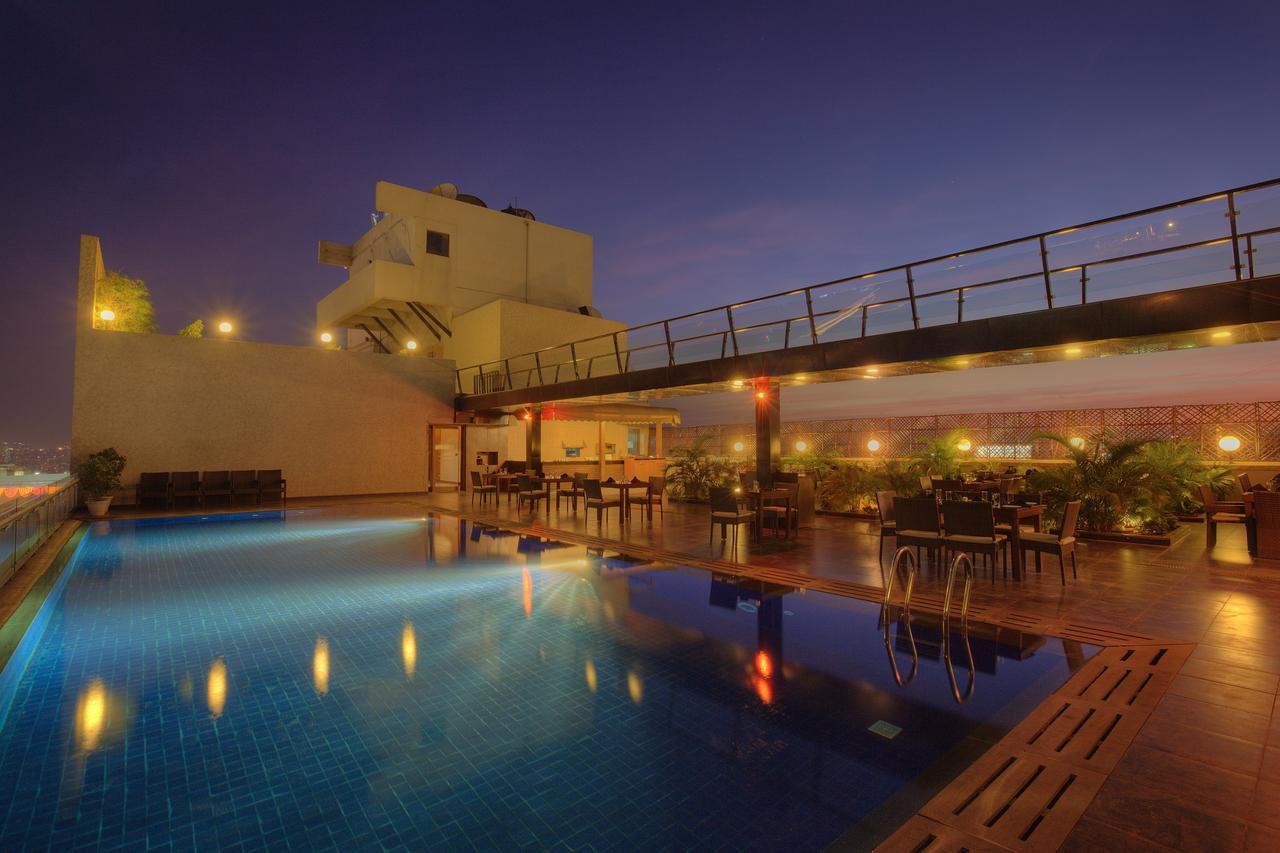 Hotel Parc Estique Pune Eksteriør billede