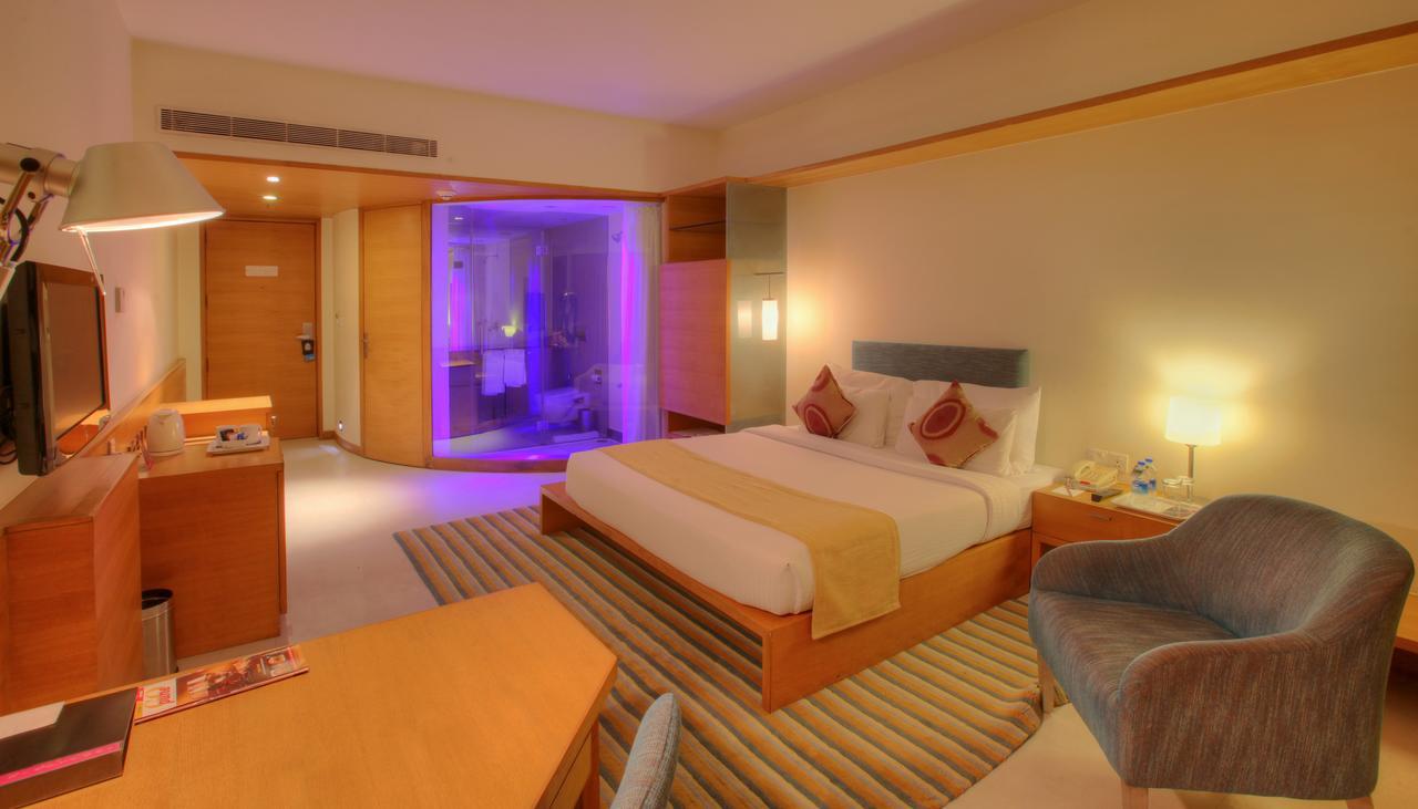 Hotel Parc Estique Pune Eksteriør billede