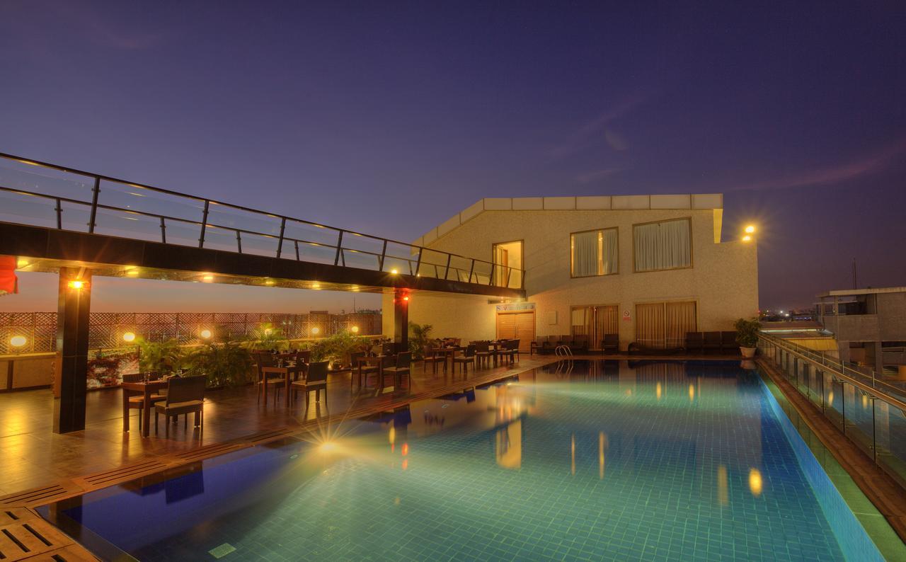 Hotel Parc Estique Pune Eksteriør billede