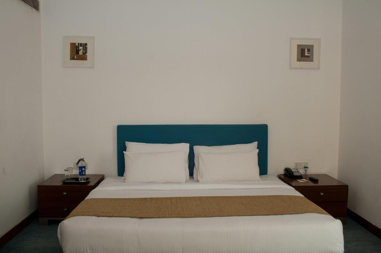 Hotel Parc Estique Pune Eksteriør billede